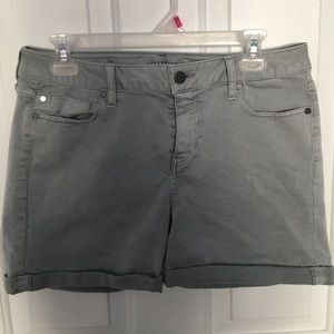 Grey shorts